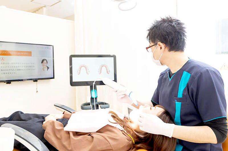専門の歯科医師と連携したチーム医療でインプラント治療を提供
